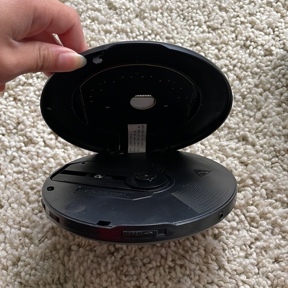 CD player - Picture 2 of 2